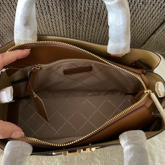 FINAL PRICE‼️ NWT Michael Kors Reed Leather Belted Large Satchel - Picture 9 of 16